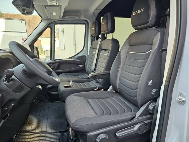 IVECO Daily 35S18HA8V DOKA Hi-Matic 12m³ 2xSchiebetür... - فان, الشاحنات الصغيرة كابينة مزدوجة: صور 3 IVECO Daily 35S18HA8V DOKA Hi-Matic 12m³ 2xSchiebetür... - فان, الشاحنات الصغيرة كابينة مزدوجة: صور 3