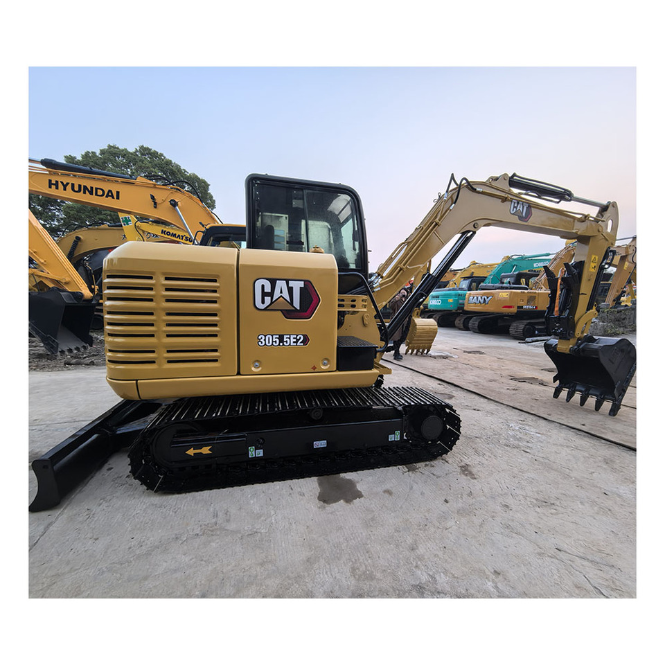 CAT 305.5E2 Excavator - حفارات زحافة: صور 1 CAT 305.5E2 Excavator - حفارات زحافة: صور 1