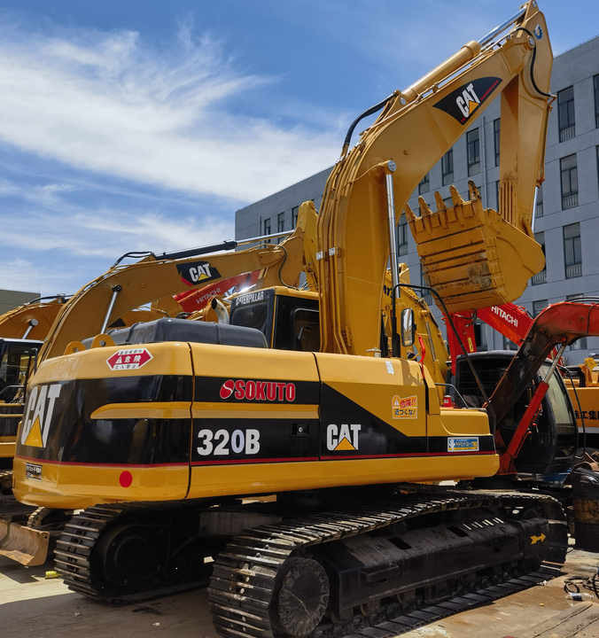CAT 320B Excavator - حفارات زحافة: صور 1 CAT 320B Excavator - حفارات زحافة: صور 1