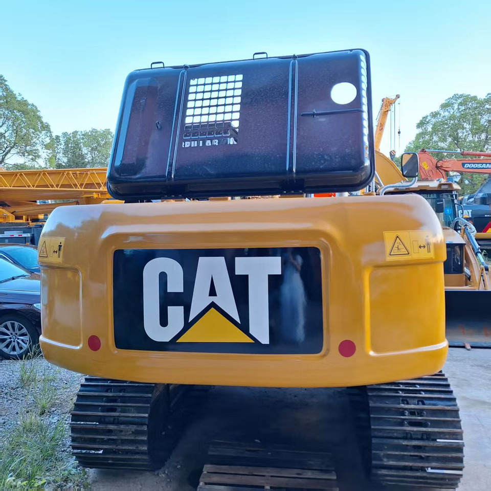 CAT 320D2L Excavator - حفارات زحافة: صور 4 CAT 320D2L Excavator - حفارات زحافة: صور 4