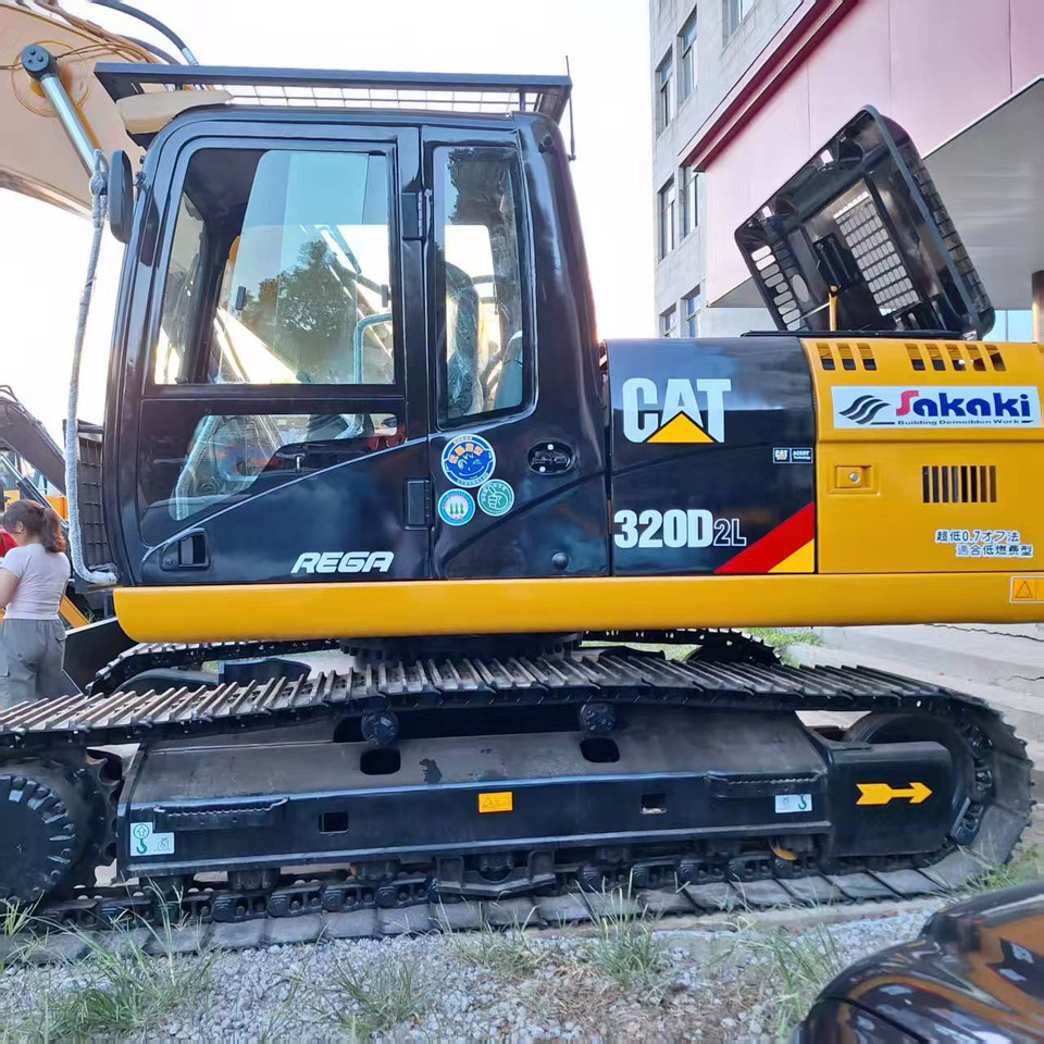 CAT 320D2L Excavator - حفارات زحافة: صور 3 CAT 320D2L Excavator - حفارات زحافة: صور 3