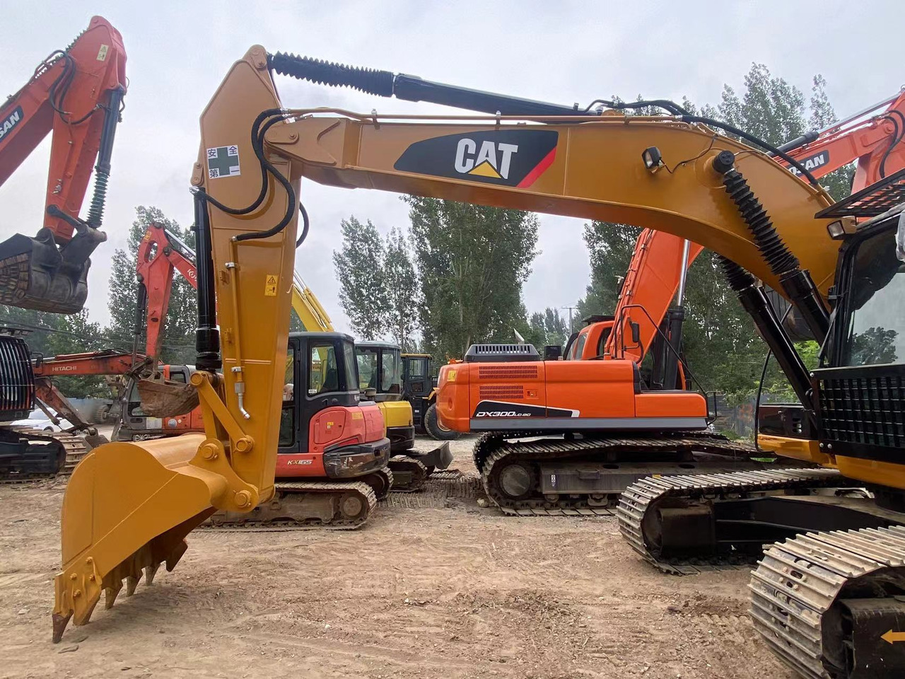 CAT 320DL Excavator - حفارات زحافة: صور 1 CAT 320DL Excavator - حفارات زحافة: صور 1