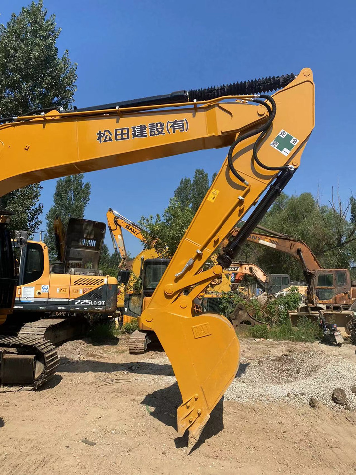 CAT 320DL Excavator - حفارات زحافة: صور 5 CAT 320DL Excavator - حفارات زحافة: صور 5