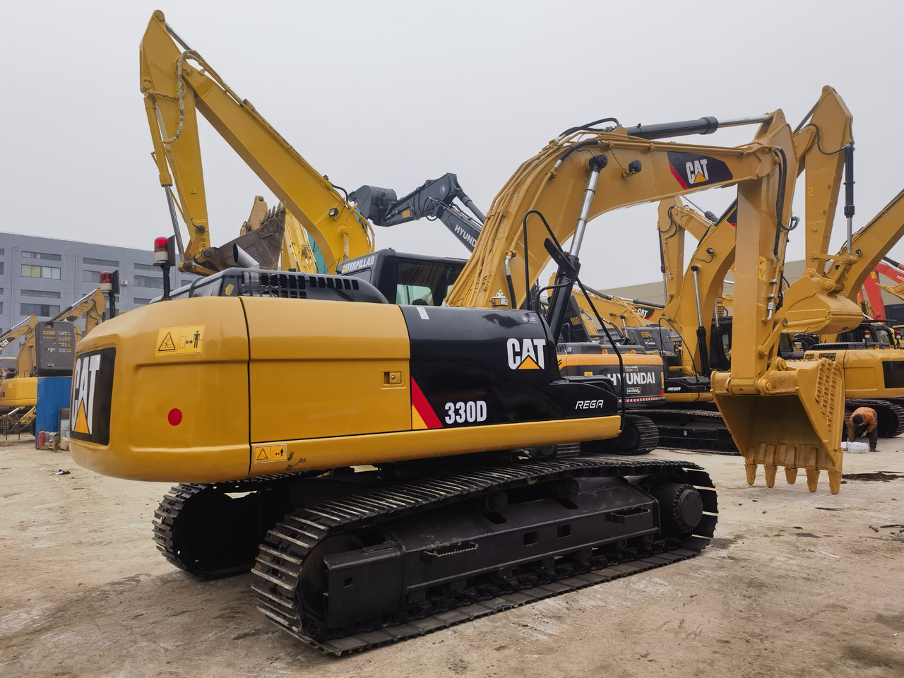 CAT 330D Excavator - حفارات زحافة: صور 2 CAT 330D Excavator - حفارات زحافة: صور 2
