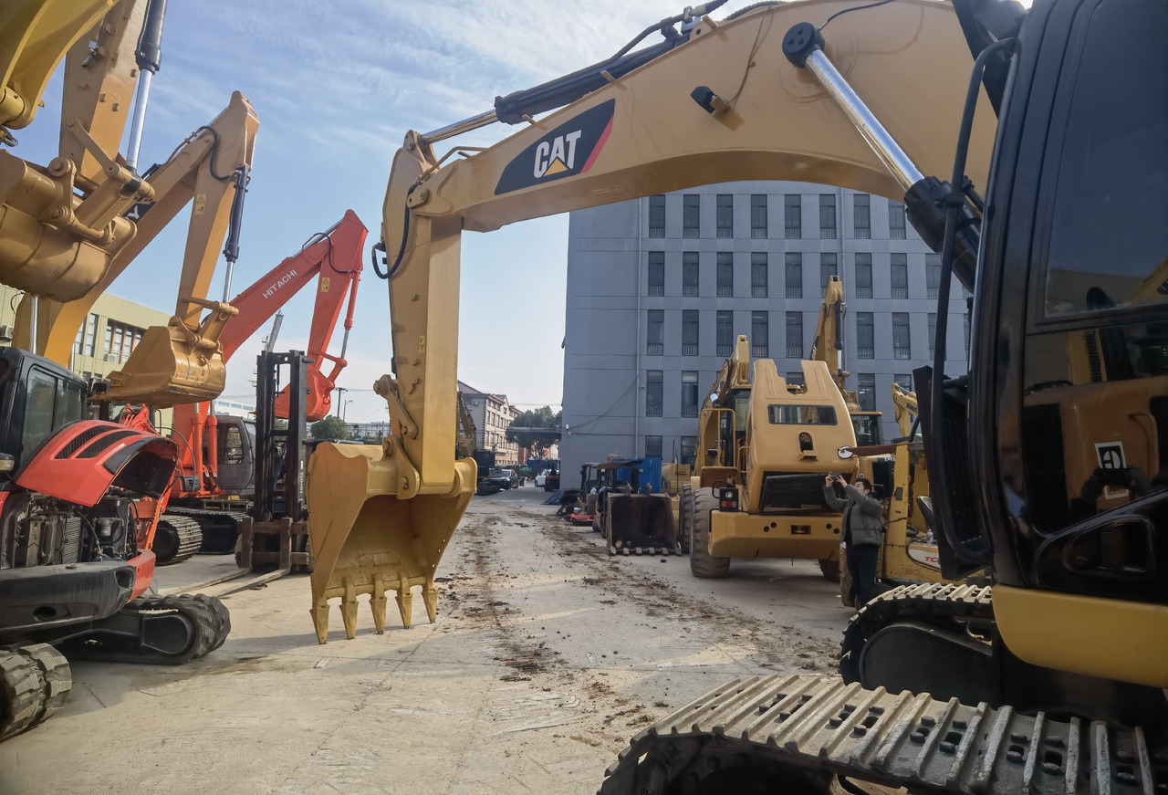 CAT 330D2L Excavator - حفارات زحافة: صور 4 CAT 330D2L Excavator - حفارات زحافة: صور 4