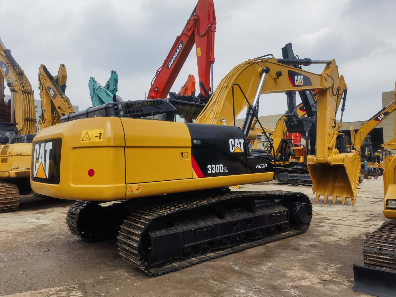 CAT 330D2L Excavator - حفارات زحافة: صور 2 CAT 330D2L Excavator - حفارات زحافة: صور 2