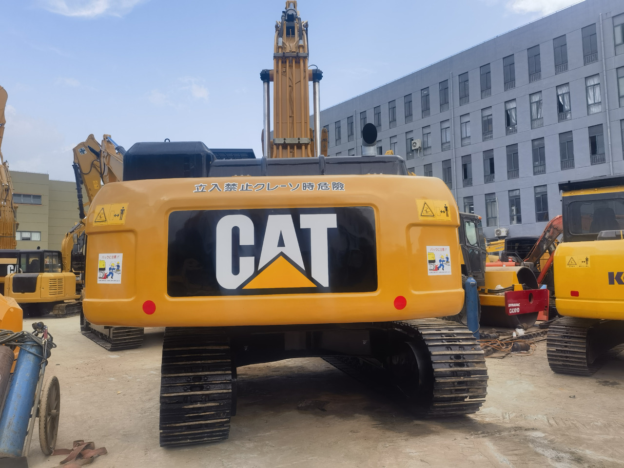 CAT 330DL excavator - حفارات زحافة: صور 5 CAT 330DL excavator - حفارات زحافة: صور 5