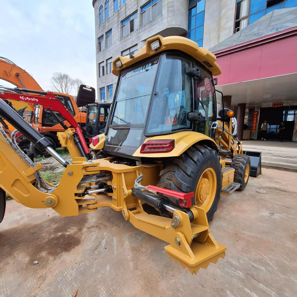 CAT 420F Backhoe Loader - حفار متعدد الاستخدام: صور 2 CAT 420F Backhoe Loader - حفار متعدد الاستخدام: صور 2