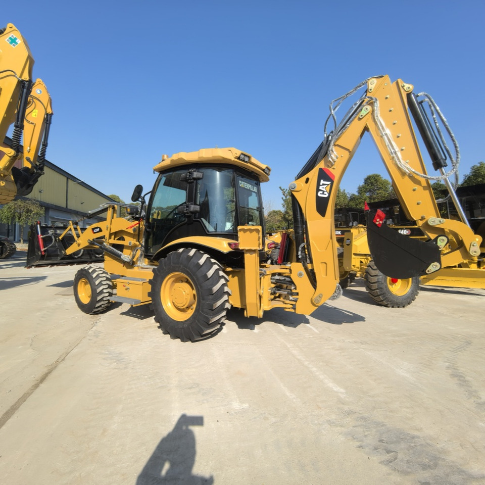 CAT 420F Backhoe Loader - حفار متعدد الاستخدام: صور 1 CAT 420F Backhoe Loader - حفار متعدد الاستخدام: صور 1