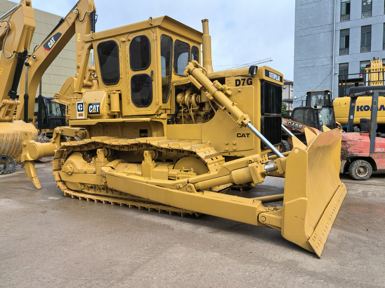 CAT D7G Bulldozer - بلدوزر: صور 2 CAT D7G Bulldozer - بلدوزر: صور 2
