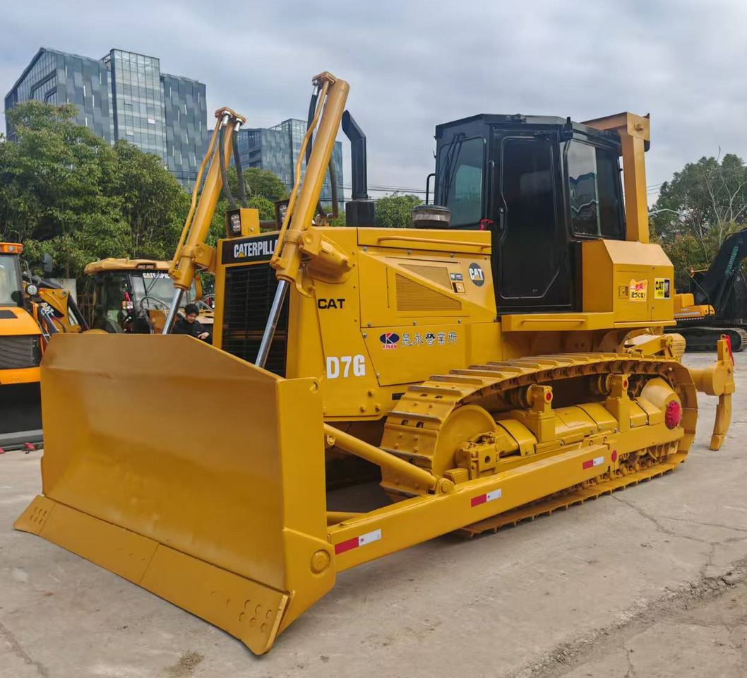 CAT D7G Bulldozer - بلدوزر: صور 4 CAT D7G Bulldozer - بلدوزر: صور 4
