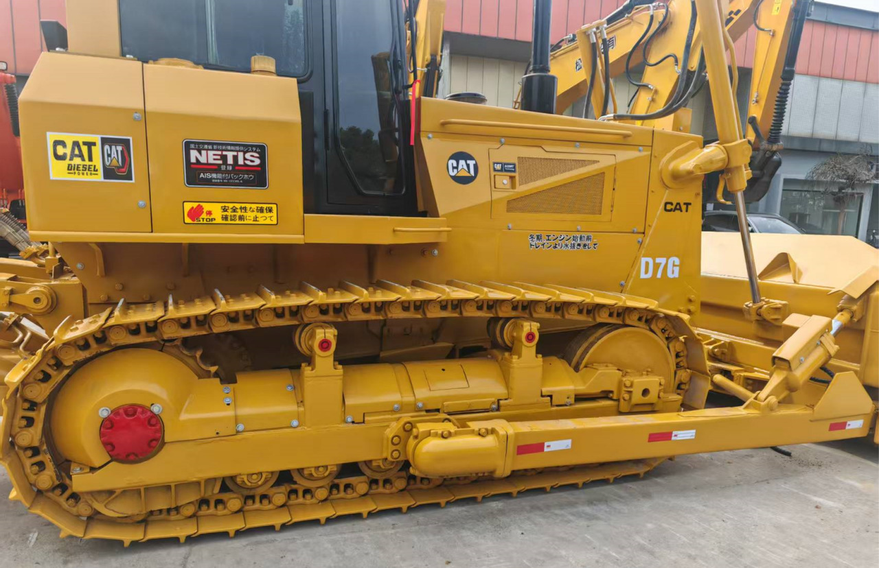CAT D7G Bulldozer - بلدوزر: صور 1 CAT D7G Bulldozer - بلدوزر: صور 1