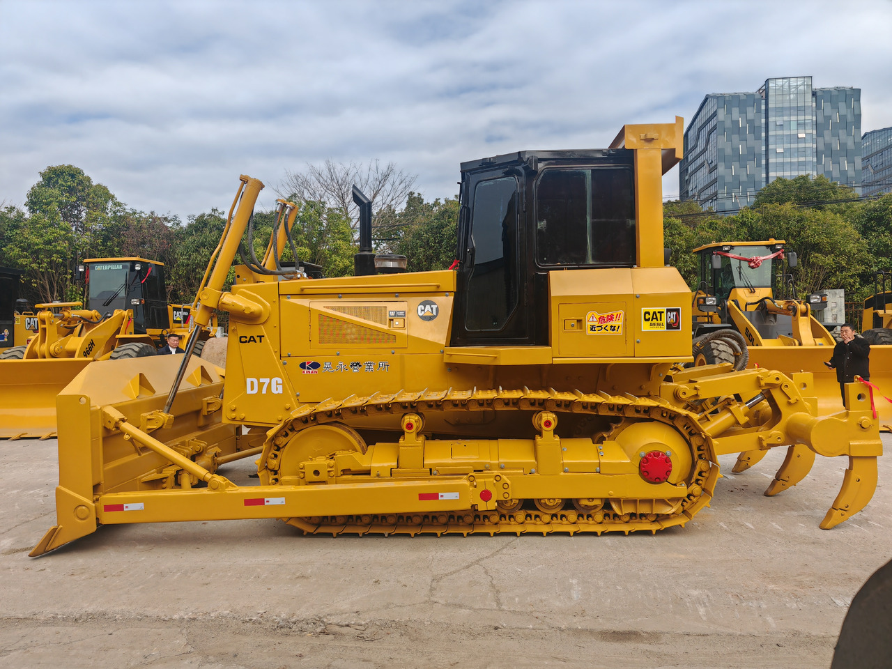 CAT D7G Bulldozer - بلدوزر: صور 2 CAT D7G Bulldozer - بلدوزر: صور 2