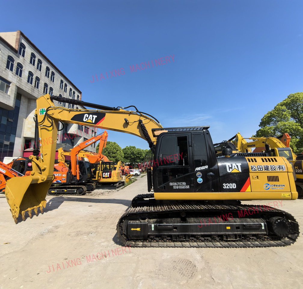 CAT320D - حفارات زحافة: صور 2 CAT320D - حفارات زحافة: صور 2