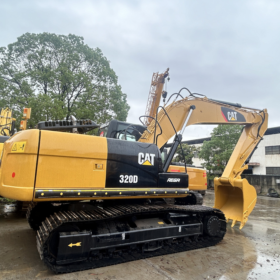 CAT320D - حفارات زحافة: صور 1 CAT320D - حفارات زحافة: صور 1