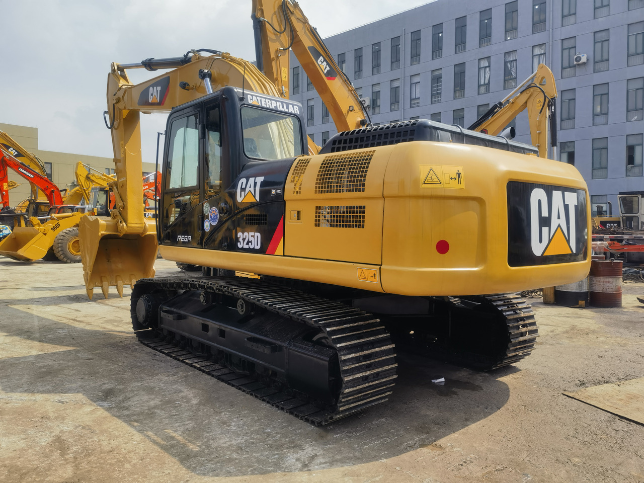 CATERPILLAR CAT 325D Excavator - حفارات زحافة: صور 2 CATERPILLAR CAT 325D Excavator - حفارات زحافة: صور 2