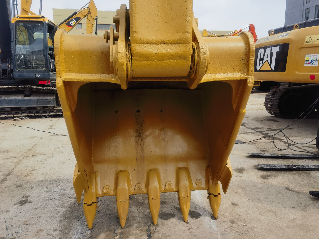 CATERPILLAR CAT 325D Excavator - حفارات زحافة: صور 5 CATERPILLAR CAT 325D Excavator - حفارات زحافة: صور 5