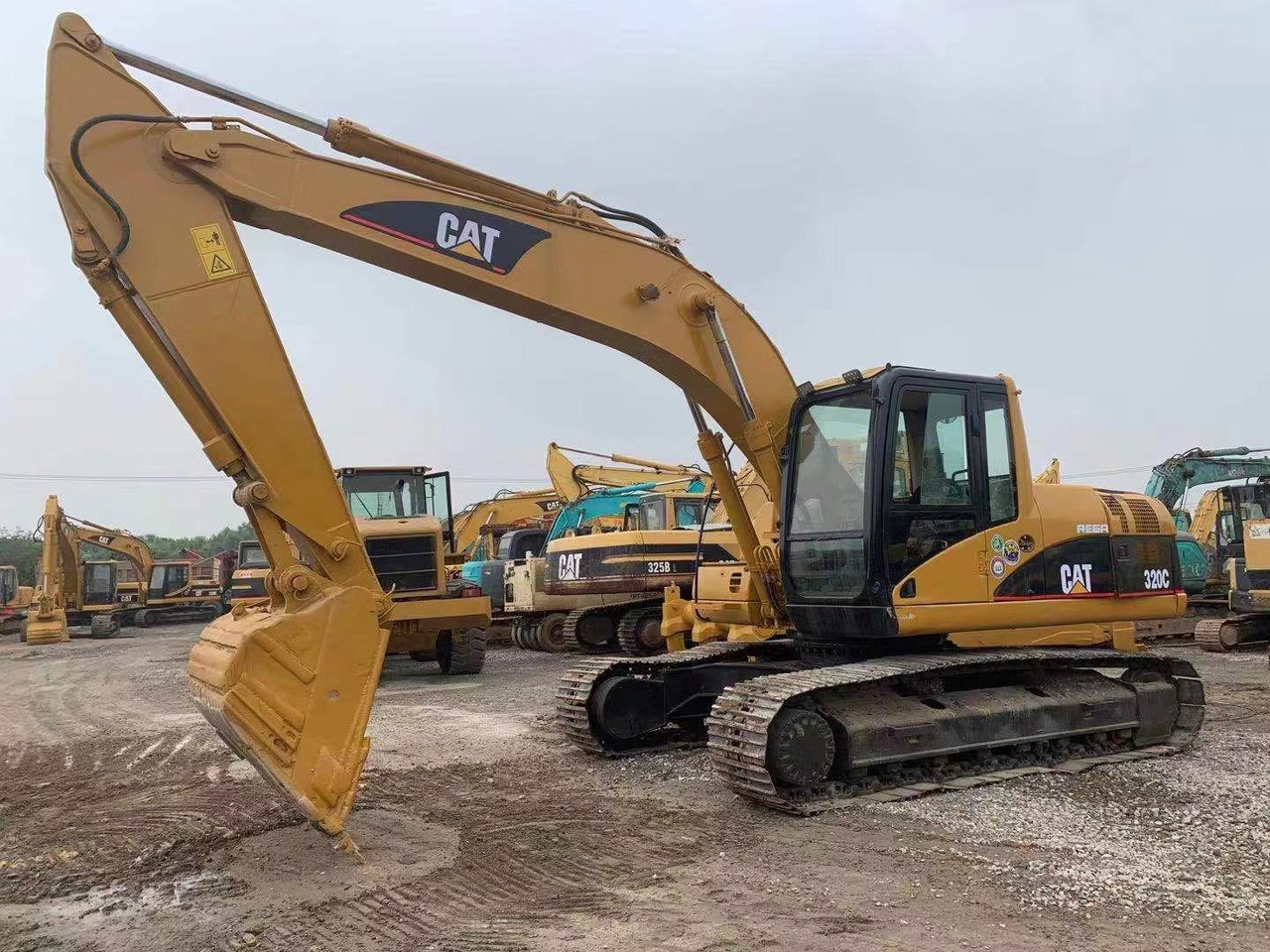Cat 320c excavator - حفارات زحافة: صور 2 Cat 320c excavator - حفارات زحافة: صور 2
