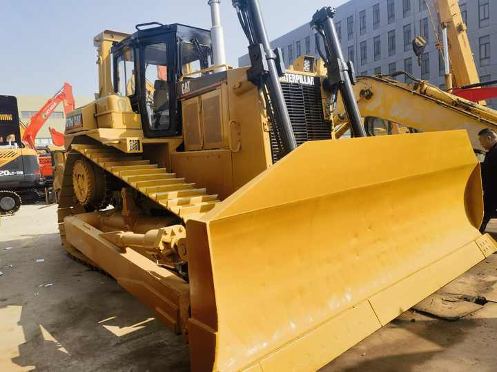 Cheap Price Used CAT Bulldozer machine Japan Caterpillar D7H D7R bulldozer dozer for sale - بلدوزر: صور 4 Cheap Price Used CAT Bulldozer machine Japan Caterpillar D7H D7R bulldozer dozer for sale - بلدوزر: صور 4