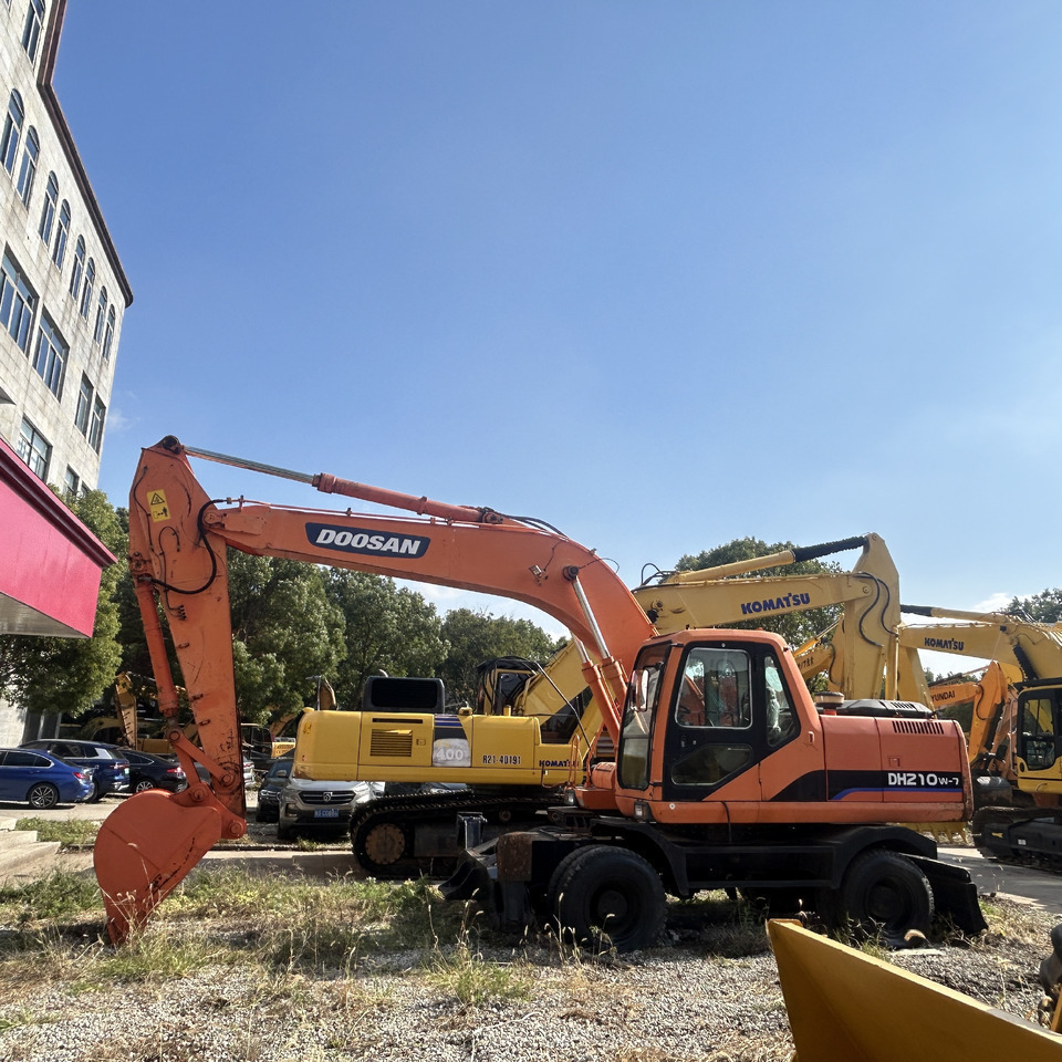 Doosan DH210w-7 wheel excavator - حفارة على عجلات: صور 2 Doosan DH210w-7 wheel excavator - حفارة على عجلات: صور 2
