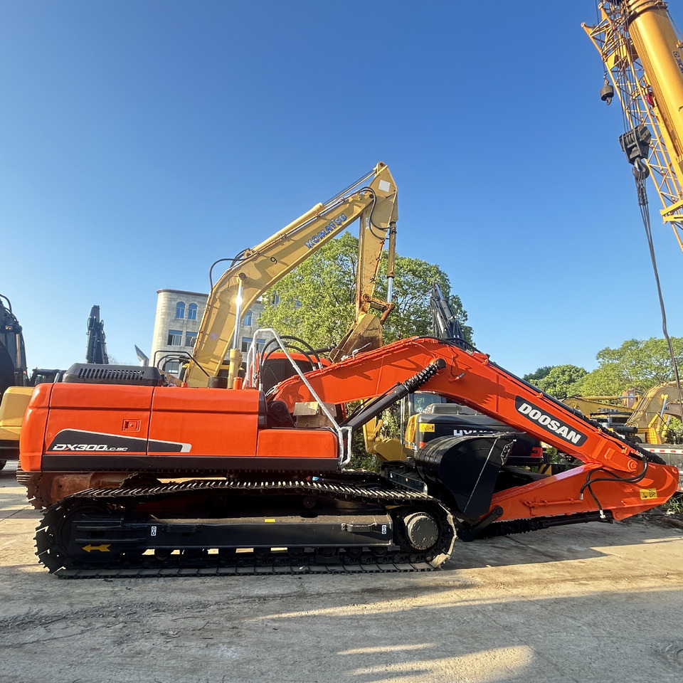 Doosan DX300LC Crawler Excavator - حفارات زحافة: صور 3 Doosan DX300LC Crawler Excavator - حفارات زحافة: صور 3
