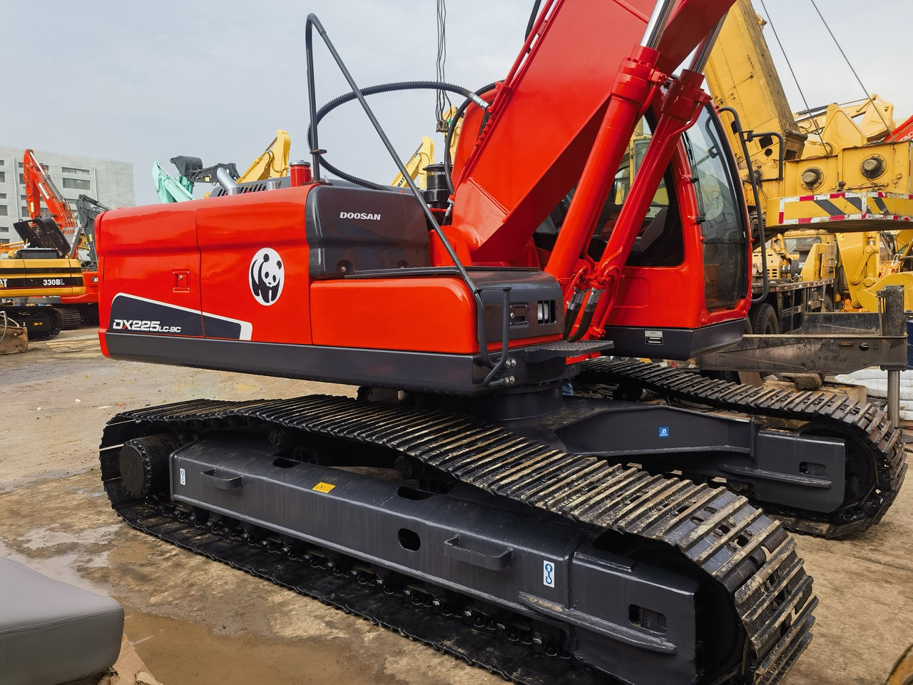 Doosan Dx225 Crawler Excavator - حفارات زحافة: صور 1 Doosan Dx225 Crawler Excavator - حفارات زحافة: صور 1