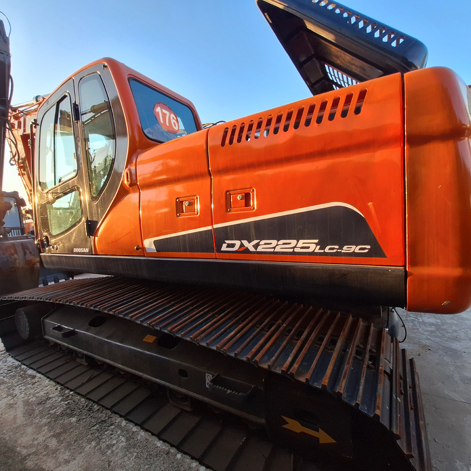 Doosan Dx225 LC-9C Crawler Excavator - حفارات زحافة: صور 1 Doosan Dx225 LC-9C Crawler Excavator - حفارات زحافة: صور 1