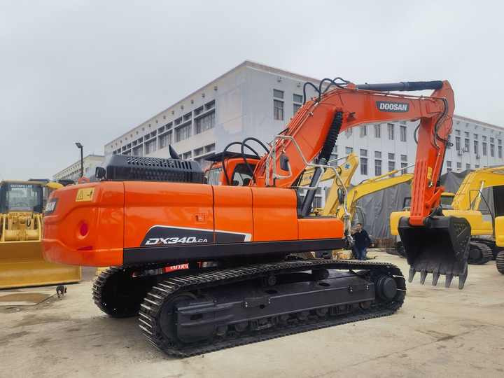 Good Condition Used Excavators Japan Used Excavator DOOSAN DX340LCA Hydraulic Crawler Digger Excavator for Sale - حفارات زحافة: صور 5 Good Condition Used Excavators Japan Used Excavator DOOSAN DX340LCA Hydraulic Crawler Digger Excavator for Sale - حفارات زحافة: صور 5