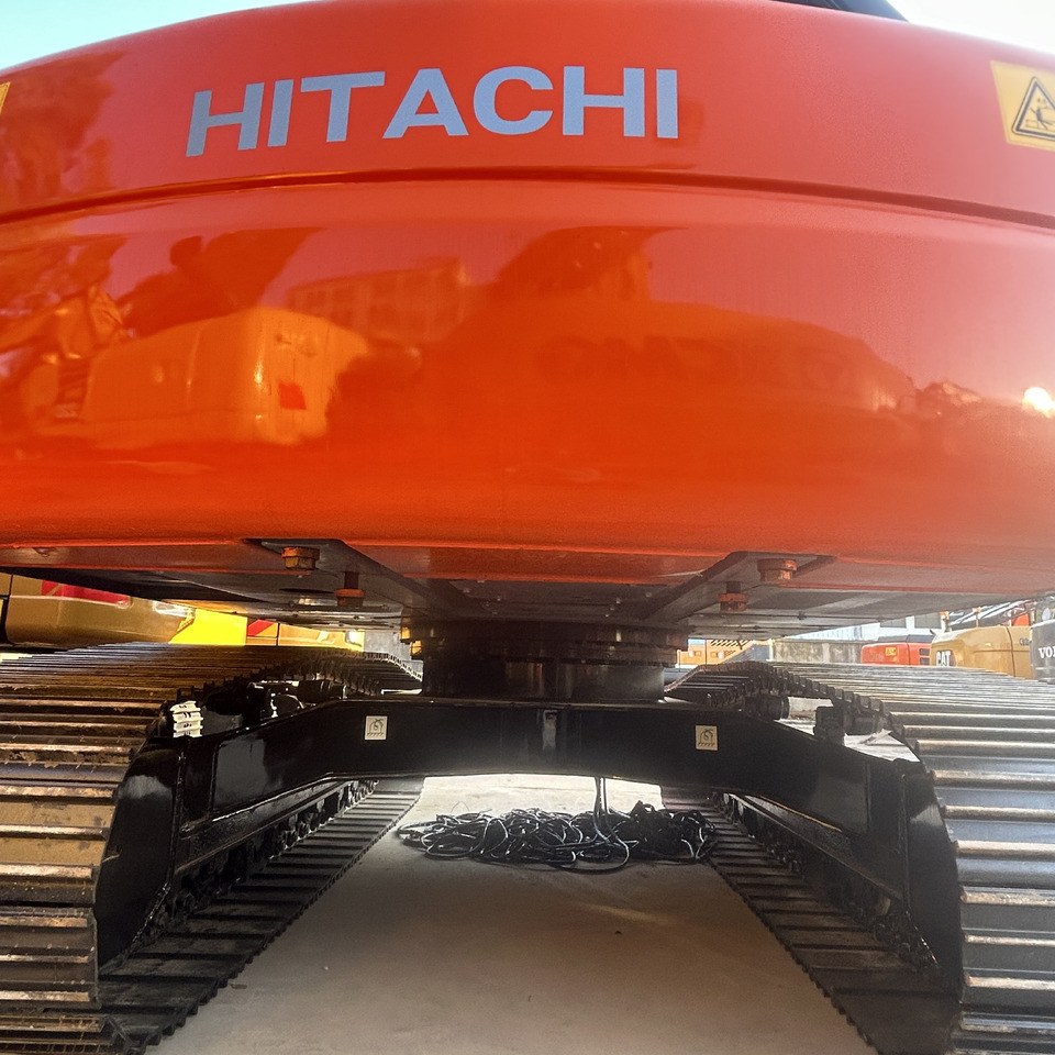 Hitachi ZX200-3 Excavator - حفارات زحافة: صور 5 Hitachi ZX200-3 Excavator - حفارات زحافة: صور 5