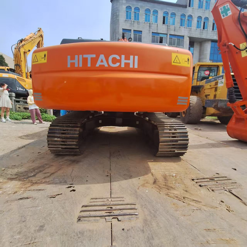 Hitachi ZX200 Excavator - حفارات زحافة: صور 5 Hitachi ZX200 Excavator - حفارات زحافة: صور 5