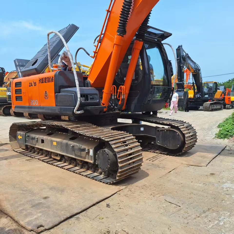 Hitachi ZX200G Excavator - حفارات زحافة: صور 1 Hitachi ZX200G Excavator - حفارات زحافة: صور 1