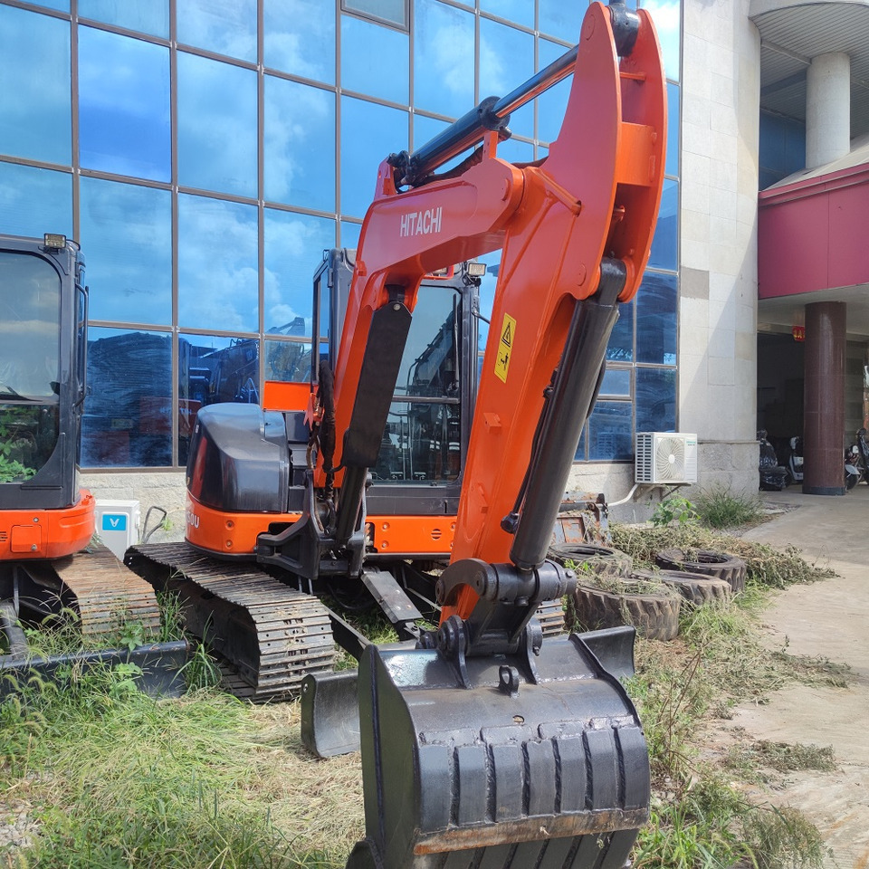Hitachi ZX50 Excavator - حفارات زحافة: صور 5 Hitachi ZX50 Excavator - حفارات زحافة: صور 5