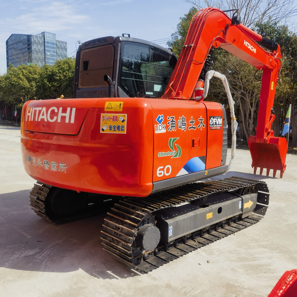 Hitachi ZX60 Excavator - حفارات زحافة: صور 1 Hitachi ZX60 Excavator - حفارات زحافة: صور 1