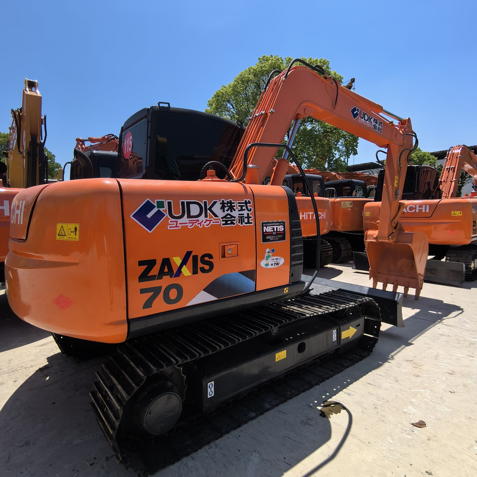 Hitachi ZX70 Excavator - حفارة مصغرة: صور 4 Hitachi ZX70 Excavator - حفارة مصغرة: صور 4