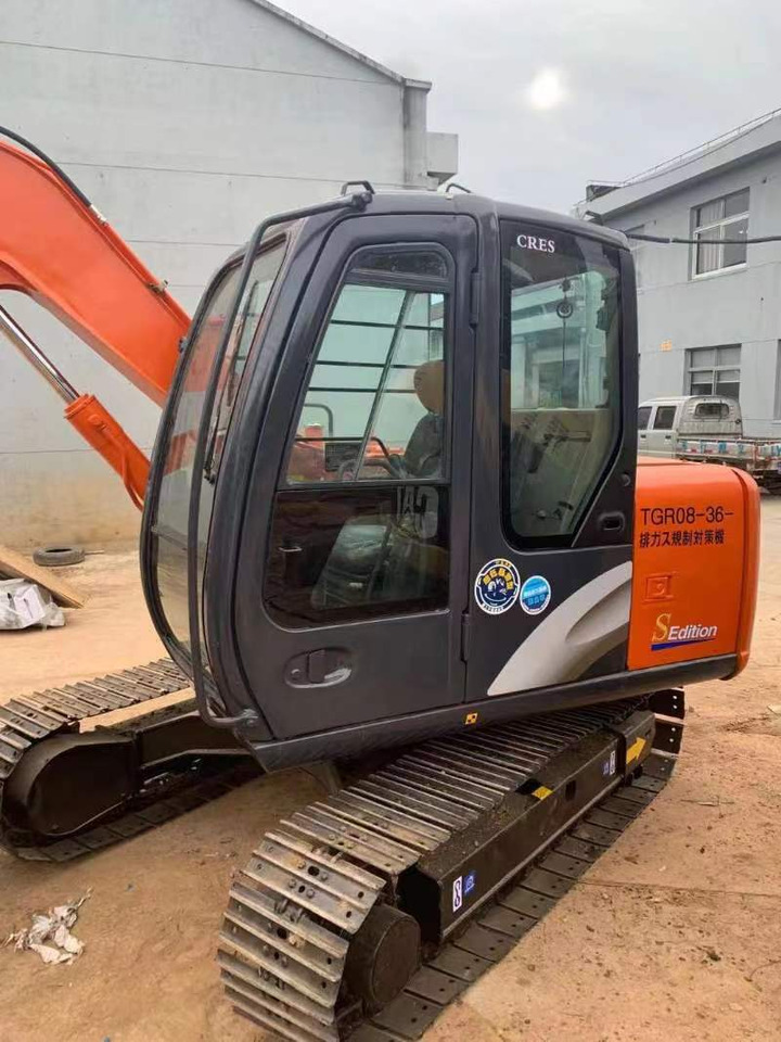 Hitachi ZX70 Excavator - حفارات زحافة: صور 1 Hitachi ZX70 Excavator - حفارات زحافة: صور 1