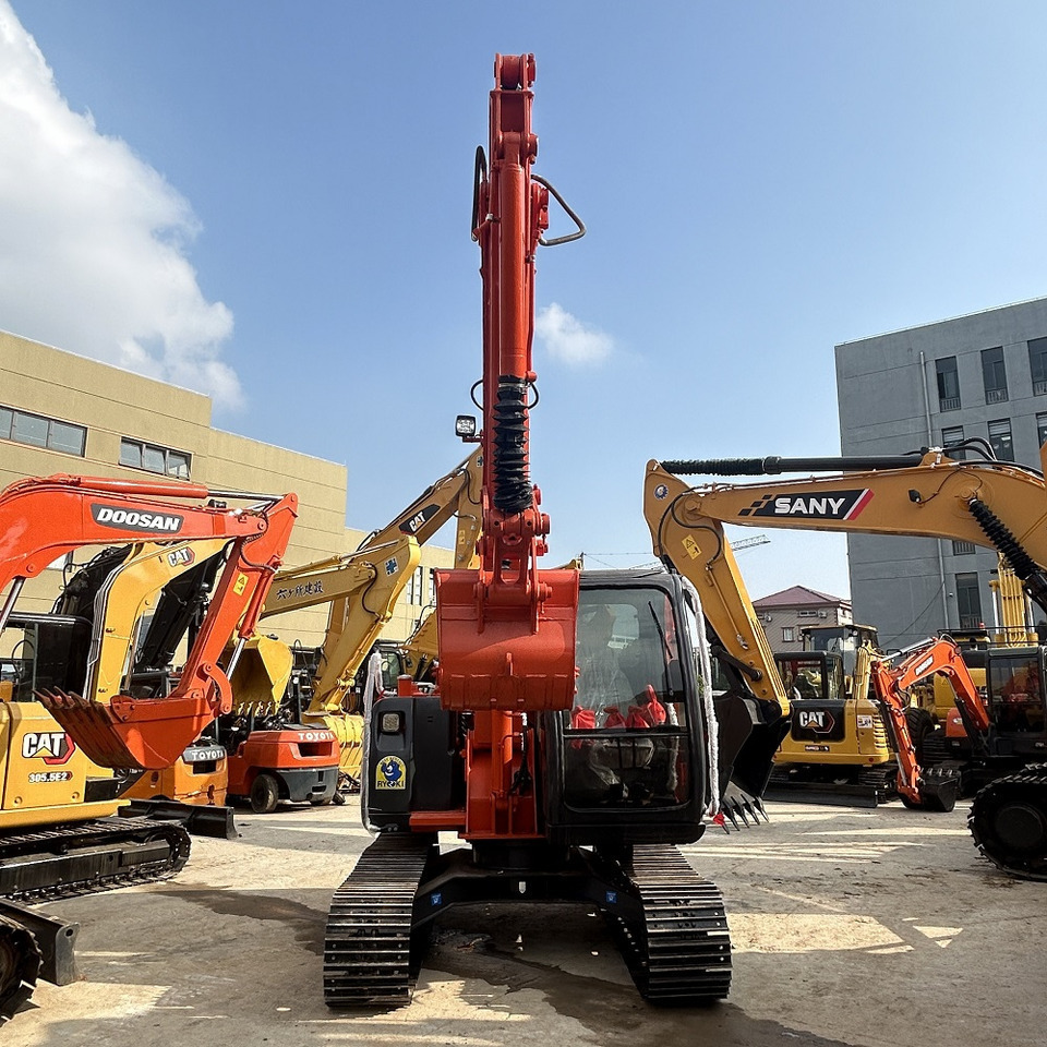 Hitachi ZX70 Excavator - حفارة مصغرة: صور 4 Hitachi ZX70 Excavator - حفارة مصغرة: صور 4