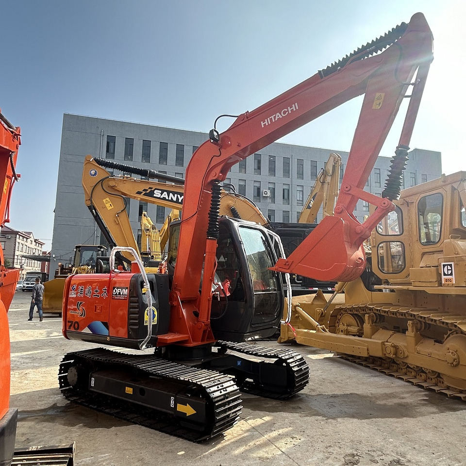 Hitachi ZX70 Excavator - حفارة مصغرة: صور 2 Hitachi ZX70 Excavator - حفارة مصغرة: صور 2
