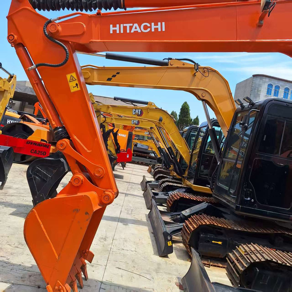 Hitachi ZX70 Excavator - حفارات زحافة: صور 3 Hitachi ZX70 Excavator - حفارات زحافة: صور 3
