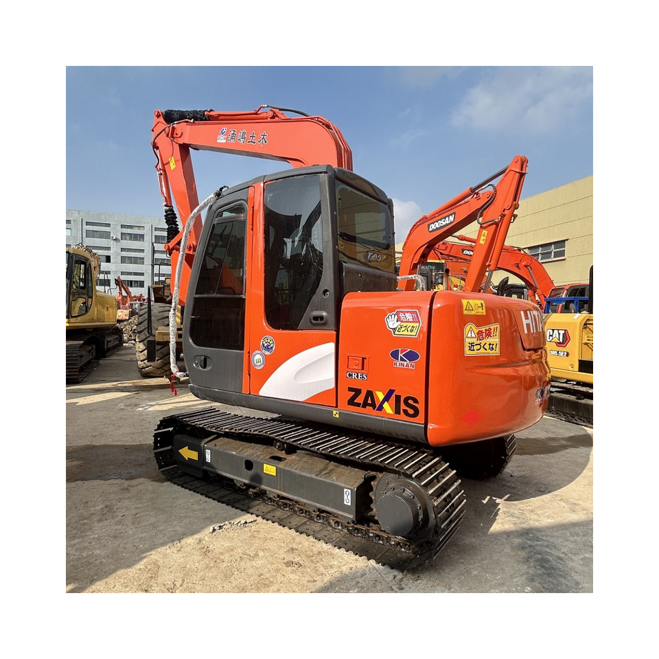 Hitachi ZX70 Excavator - حفارات زحافة: صور 1 Hitachi ZX70 Excavator - حفارات زحافة: صور 1