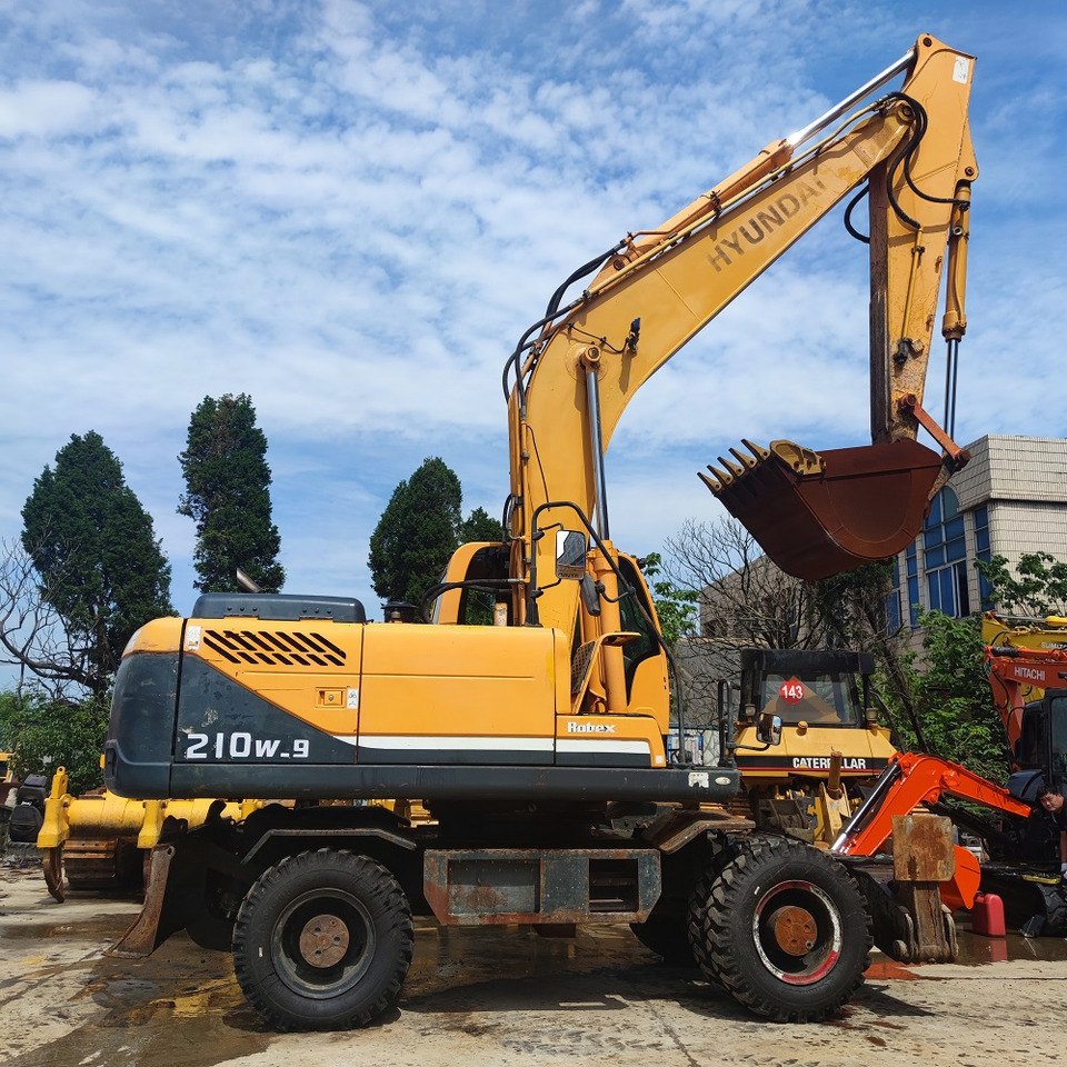 Hyundai 210w-9 wheel excavator - حفارة على عجلات: صور 2 Hyundai 210w-9 wheel excavator - حفارة على عجلات: صور 2