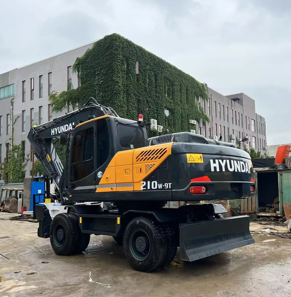Hyundai 210w-9 wheel excavator - حفارة على عجلات: صور 1 Hyundai 210w-9 wheel excavator - حفارة على عجلات: صور 1