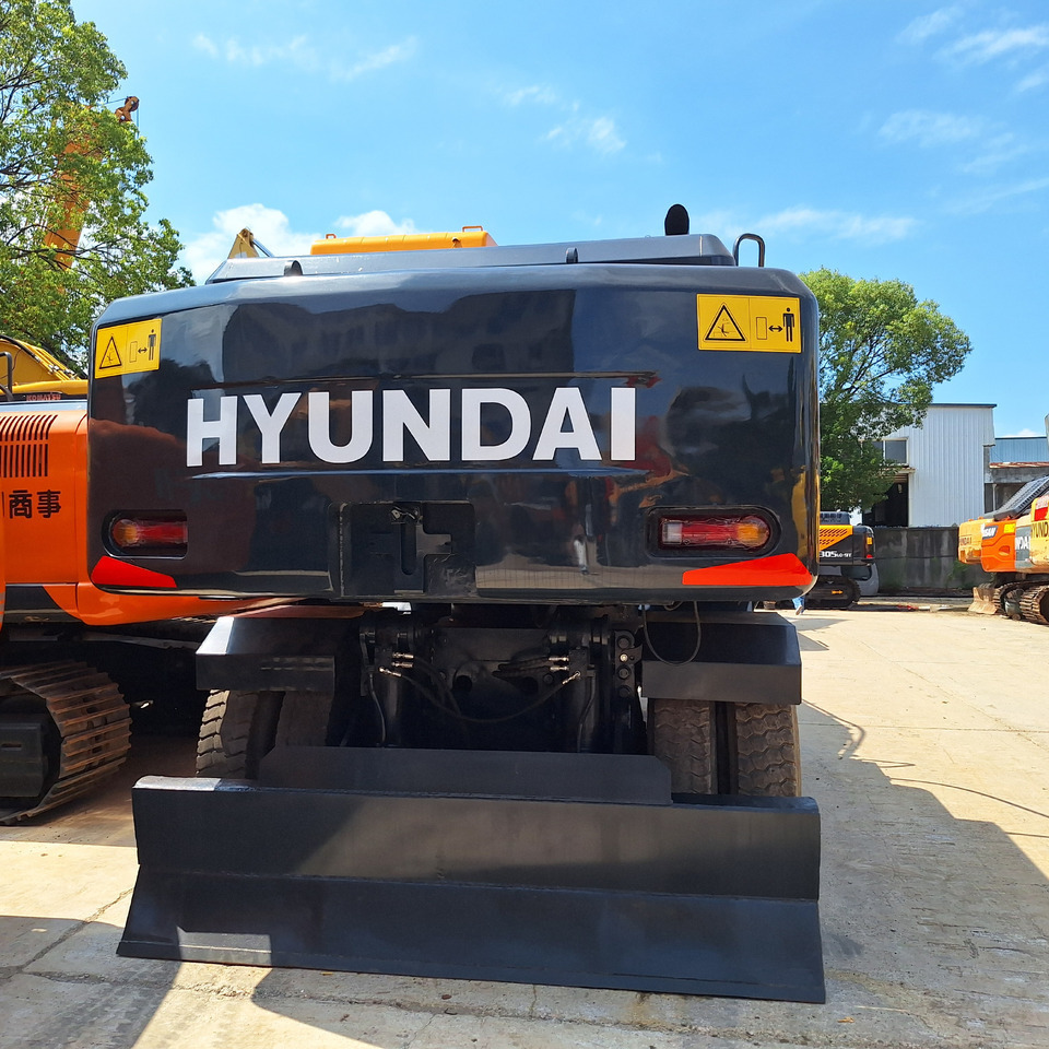 Hyundai 210w-9T wheel excavator - حفارة على عجلات: صور 4 Hyundai 210w-9T wheel excavator - حفارة على عجلات: صور 4