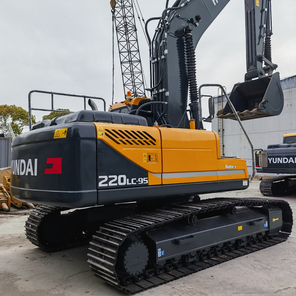 Hyundai 220LC-9S Excavator - حفارات زحافة: صور 2 Hyundai 220LC-9S Excavator - حفارات زحافة: صور 2