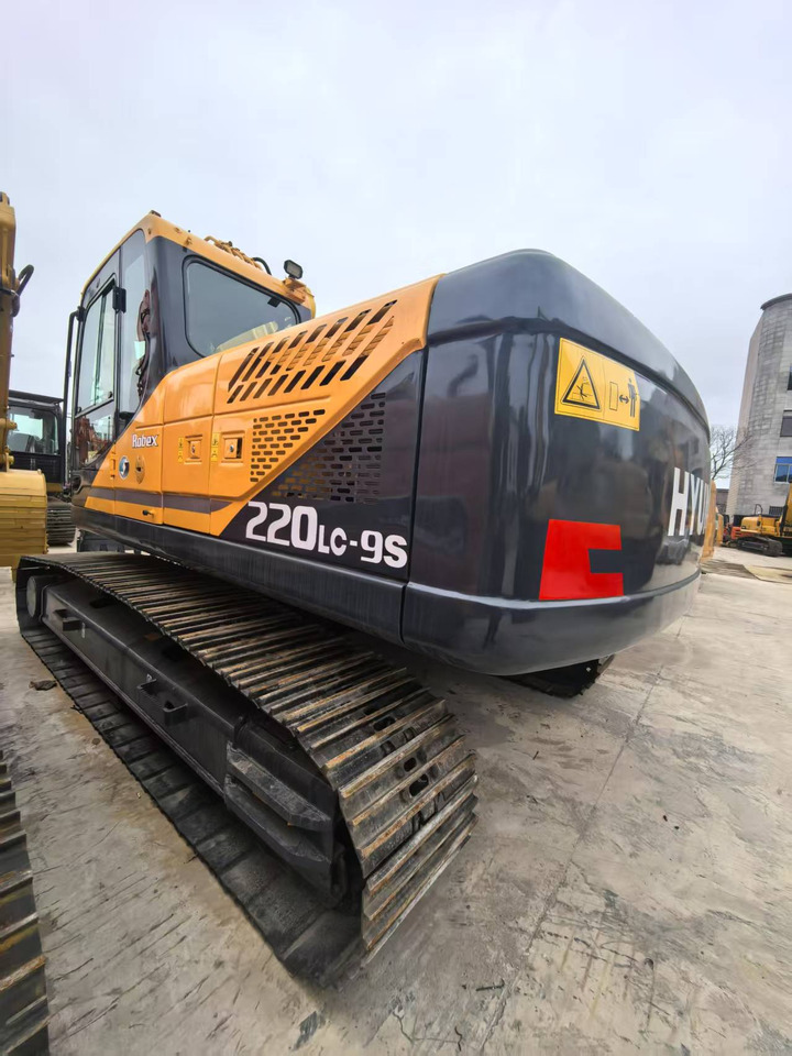 Hyundai 220LC-9S Excavator - حفارات زحافة: صور 1 Hyundai 220LC-9S Excavator - حفارات زحافة: صور 1