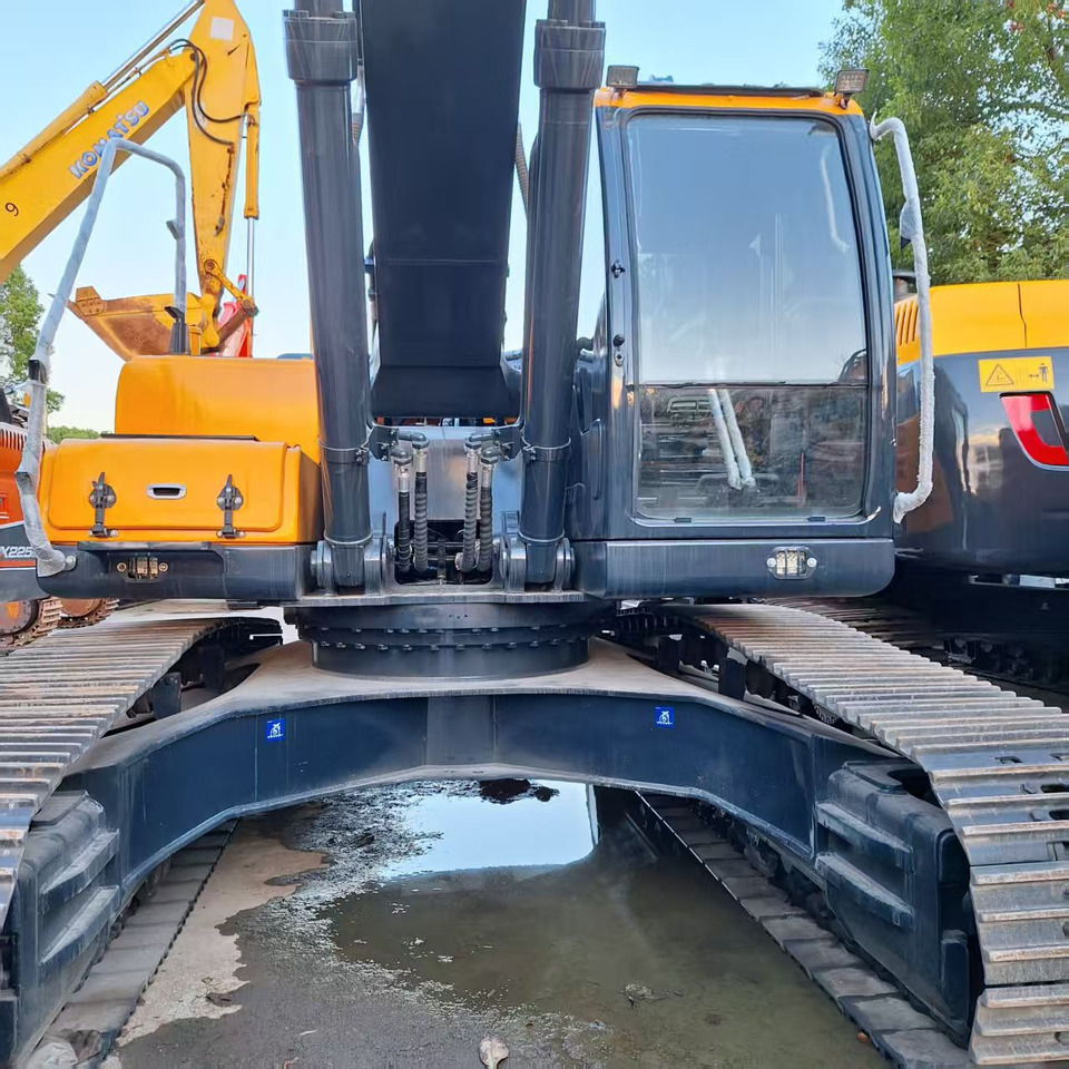Hyundai 350LVS excavator - حفارة على عجلات: صور 4 Hyundai 350LVS excavator - حفارة على عجلات: صور 4