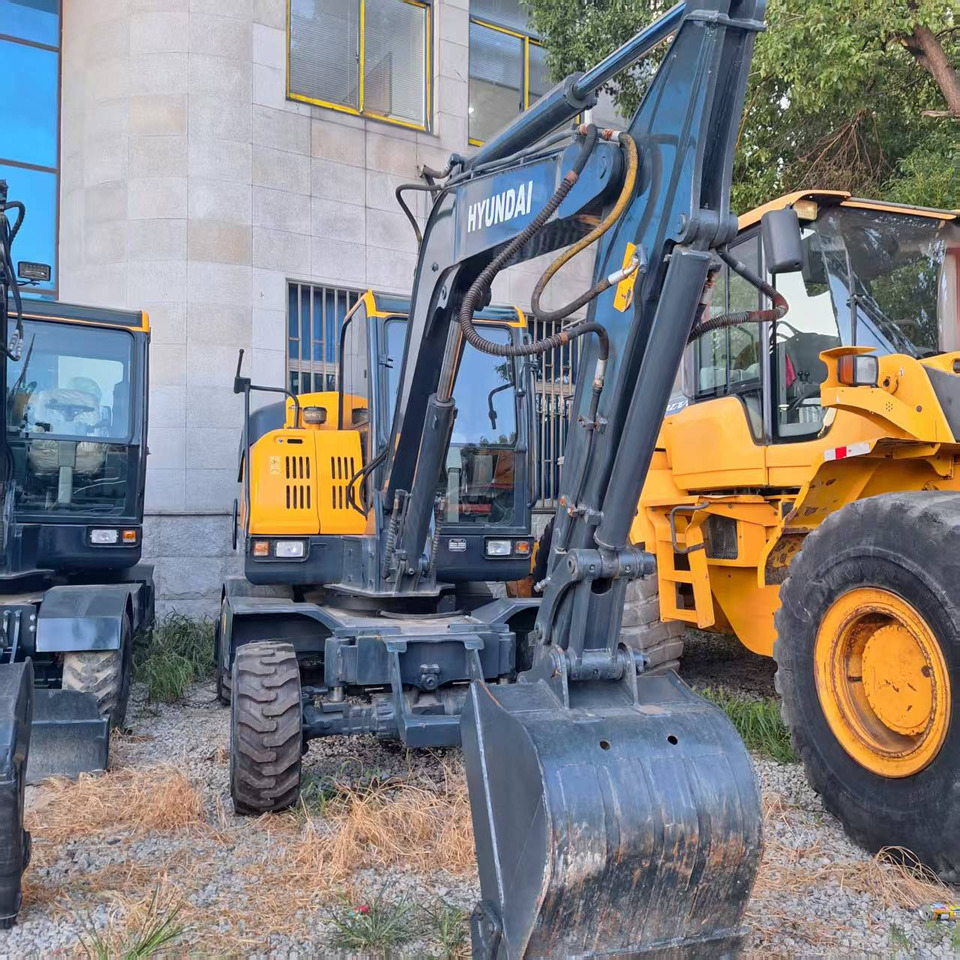 Hyundai 60wvs excavator - حفارة على عجلات: صور 5 Hyundai 60wvs excavator - حفارة على عجلات: صور 5