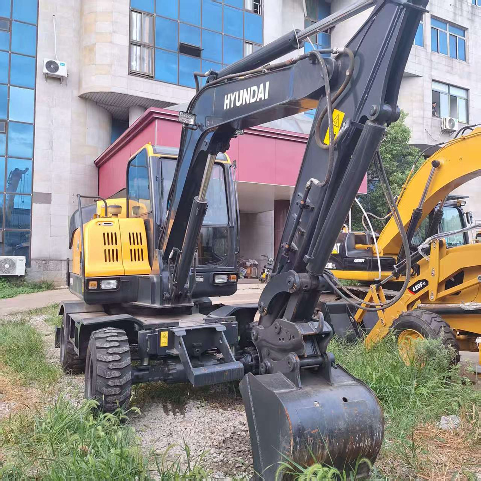 Hyundai HW60 excavator - حفارة على عجلات: صور 5 Hyundai HW60 excavator - حفارة على عجلات: صور 5