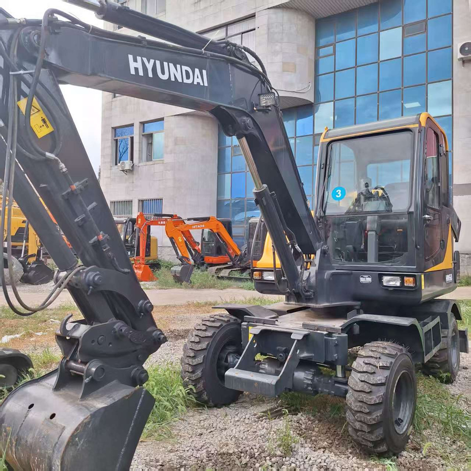 Hyundai HW60 excavator - حفارة على عجلات: صور 2 Hyundai HW60 excavator - حفارة على عجلات: صور 2
