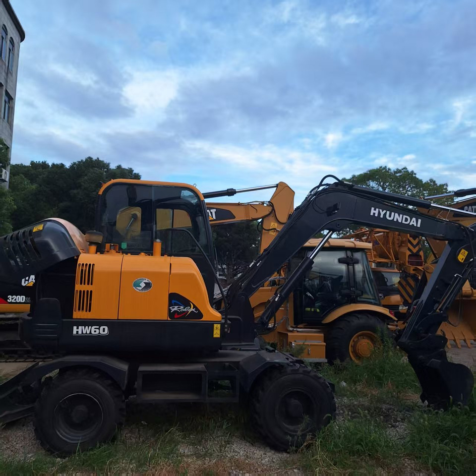 Hyundai HW60 excavator - حفارة على عجلات: صور 2 Hyundai HW60 excavator - حفارة على عجلات: صور 2