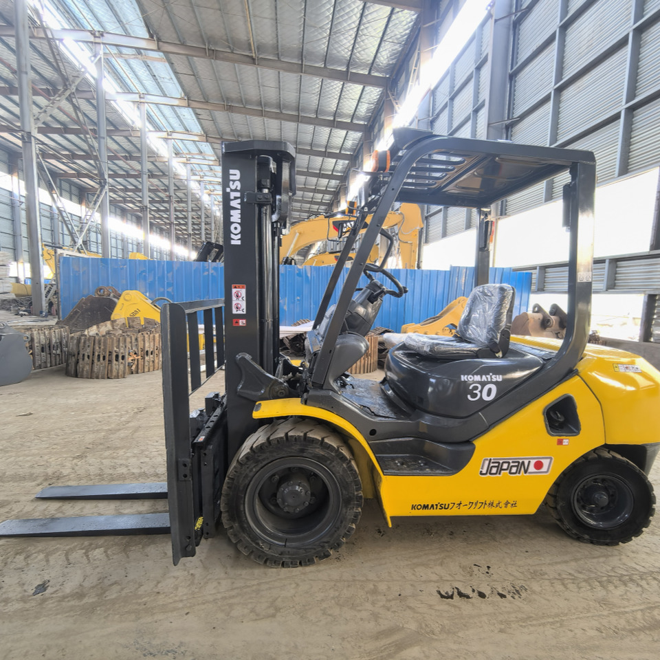 Komatsu FD30 Forklift - رافعة شوكية ديزل: صور 5 Komatsu FD30 Forklift - رافعة شوكية ديزل: صور 5
